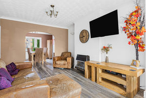 Lounge/Diner- click for photo gallery